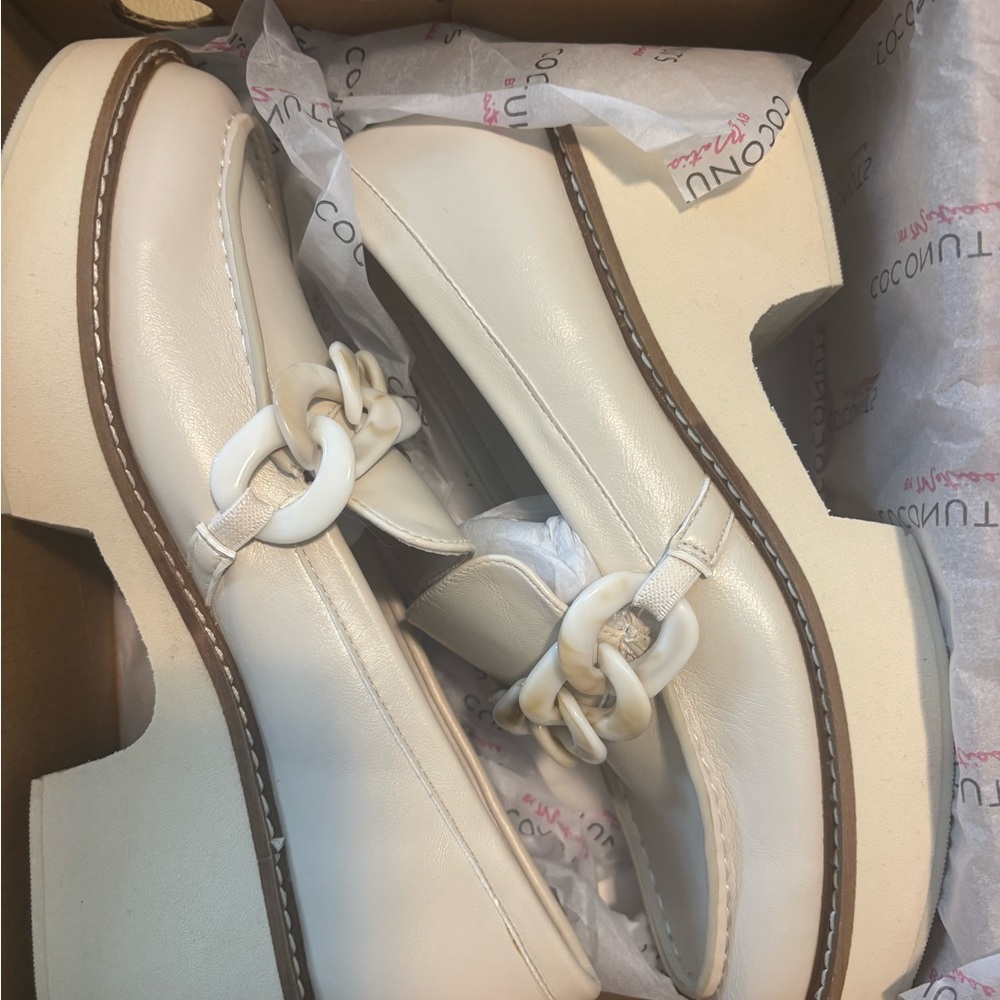 Coconuts by Matisse Women's White Chain Loafers